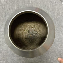 Load image into Gallery viewer, High flow metal performance car catalytic converter suitable for sports cars, racing cars